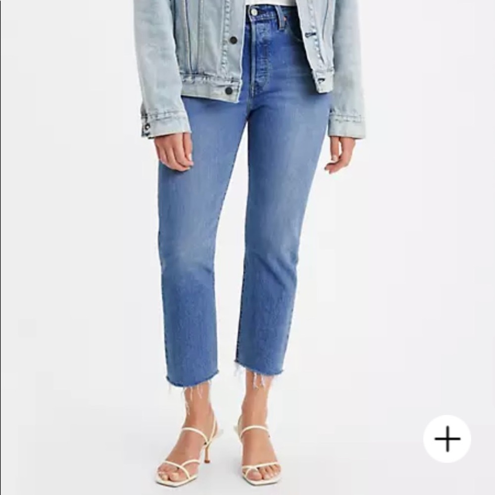Cropped Levi 501s